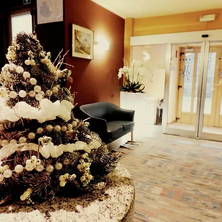 Pizzo Scalino Hotel
