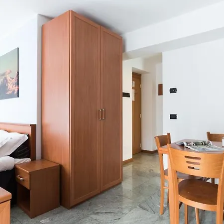 Pizzo Scalino Hotel