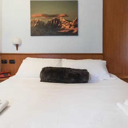 Pizzo Scalino Hotel Premolo