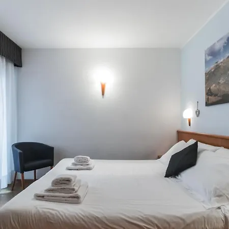 Pizzo Scalino Hotel 4*